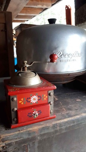 Immagine macinino dipinto per caffè