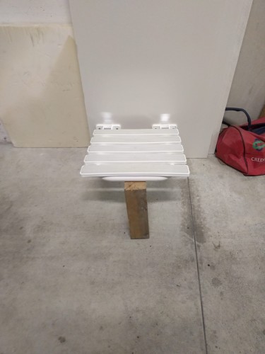 Immagine di Vendo SEDILE PER DOCCIA NUOVO SANITOSCO