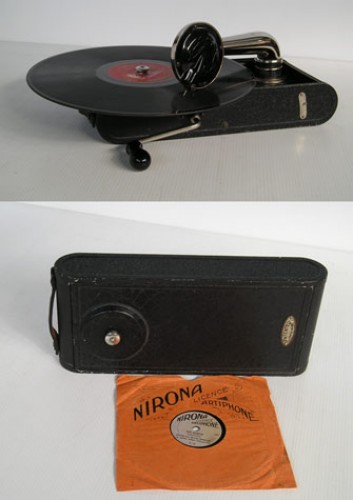 Immagine di THORENS Il più Grande Piccolo MINIGRAMOFONO Switzerland del Mondo – Prima serie trazione diretta N. 17° del 1928