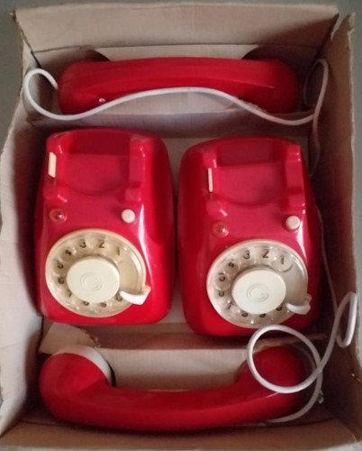 Immagine di Coppia telefoni giocattolo anni '60