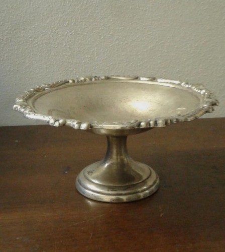 Immagine di Alzatina in Silver presa al mercatino di Portobello Londra
