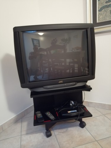 Immagine TV color JVC 30 pollici
