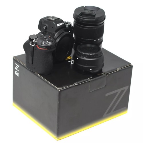 Immagine Canon EOS R6 Mark II, Canon EOS R3, Canon EOS R5, Nikon Z9, Nikon Z8, Nikon Z 7II, Sony Alpha A7R III