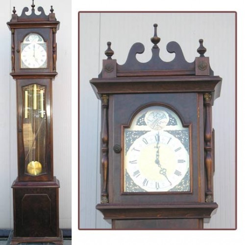 Immagine di Orologio a carillon a colonna, tedesco con l’iscrizione “Tempus Fugit” e marchio “Taget” primi 900