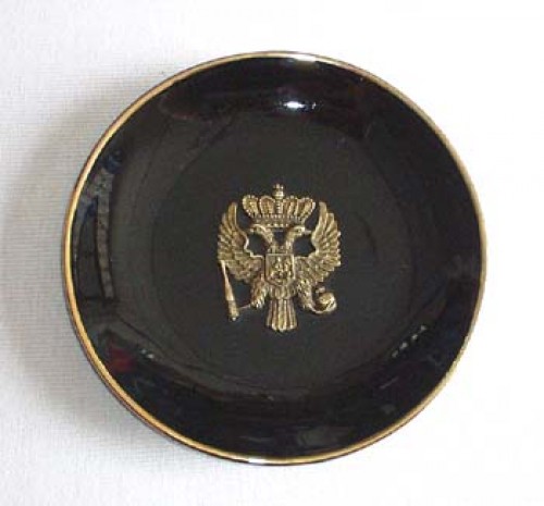Immagine di Piatto in ceramica blu cobalto, decorato in oro, con stemma Reale Austriaco in bronzo - anno 1850