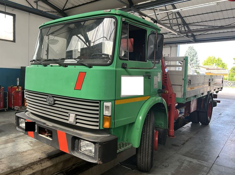 Immagine di Camion Fiat 140 - OM con gru Fassi