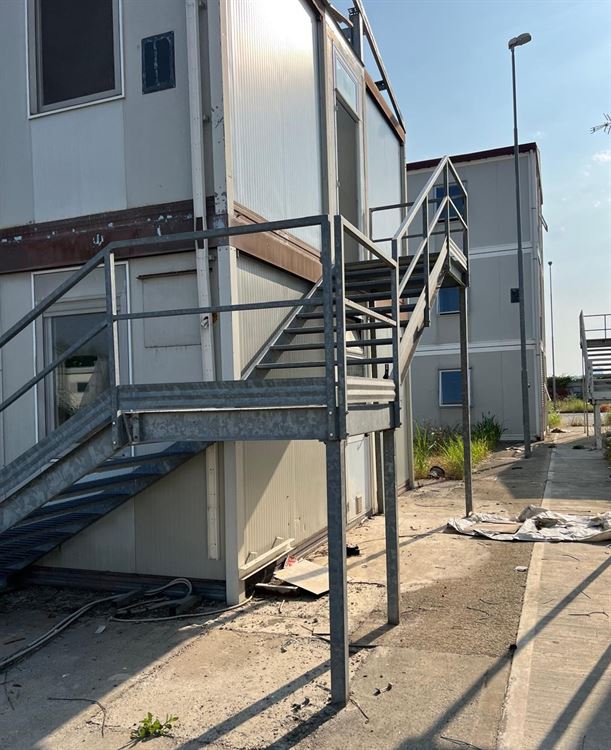 Immagine di Scala in ferro zincata a caldo a 90°