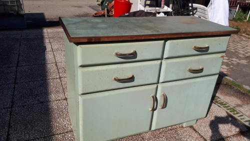 Immagine di credenza vintage