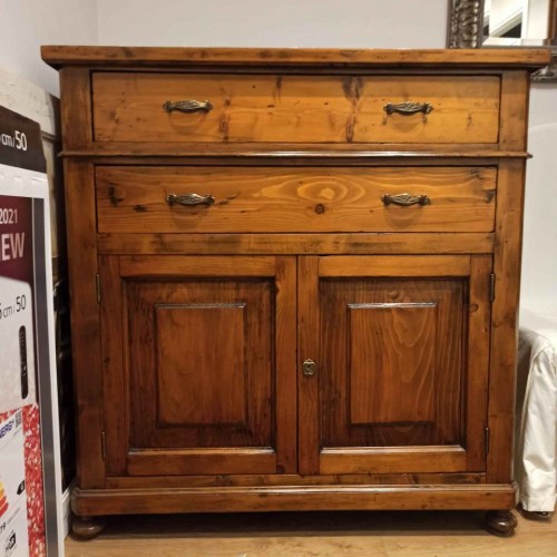Immagine Credenza in legno massiccio