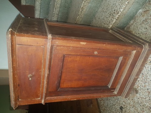 Immagine Comodino antico da restaurare