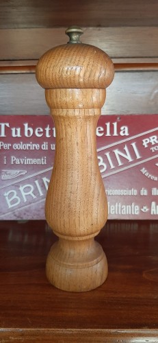 Immagine di macina pepe in legno