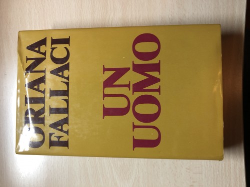 Immagine UN UOMO di Oriana Fallaci