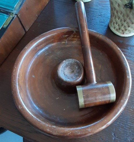 Immagine Schiaccianoci in legno tornito