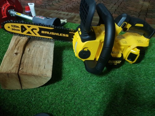 Immagine Motosega a batteria DE WALT