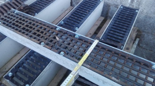 Immagine di Canalette in cemento con griglia